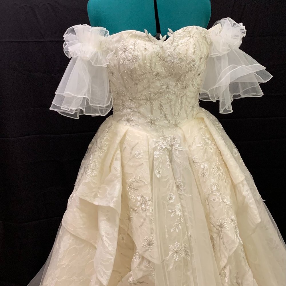 Sleeveless Wedding Gown